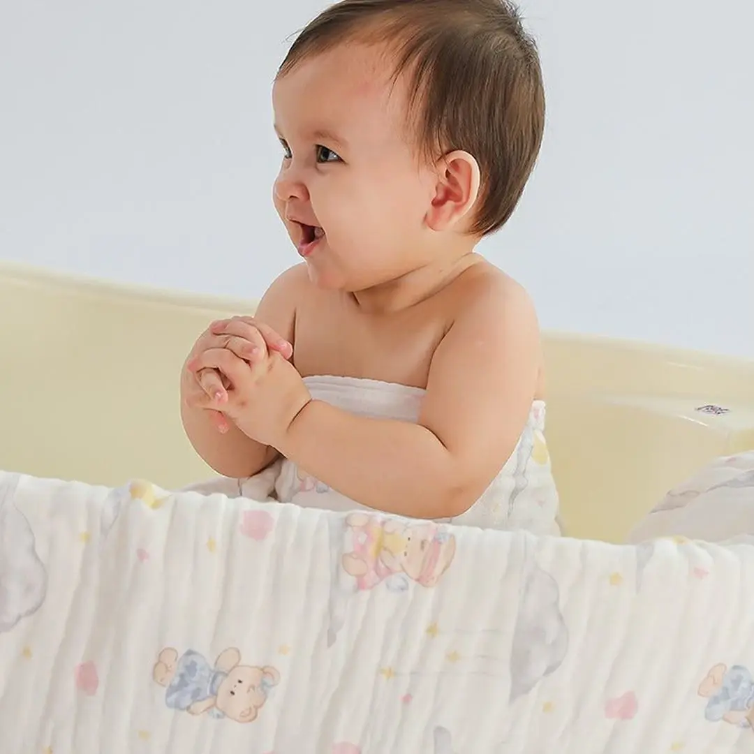 Муслиновая пеленка полотенце с салфеткой Baby bathtowel Мишки в облаках