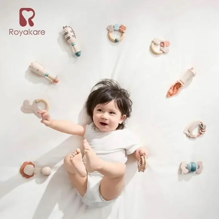 Подарочный набор Royalcare прорезыватели + погремушки 10 предметов 3+ мес